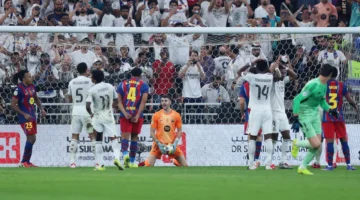 صراع الغريمين.. مدافع أرجنتيني يشعل المنافسة بين برشلونة وريال مدريد في ميركاتو 2026